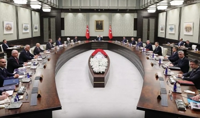 AKP kulisleri hareketli: Yeri garanti olan 5 bakan