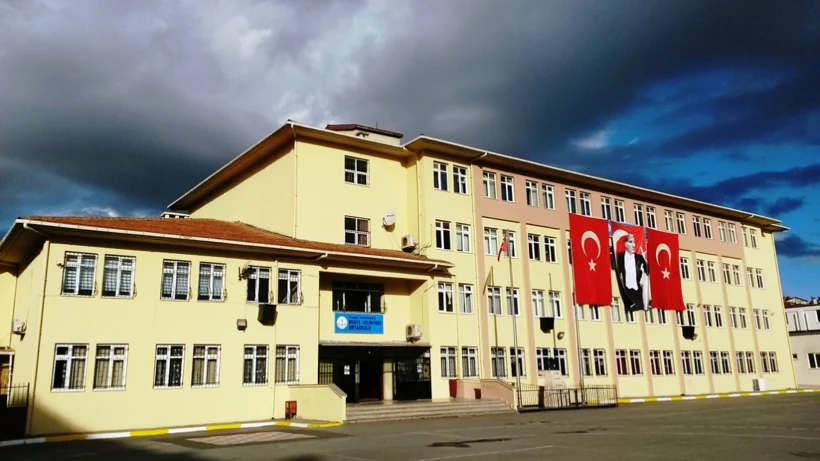 LGS Hazırlıkları Nedeniyle Cuma Günü Okullar Tatil Edildi